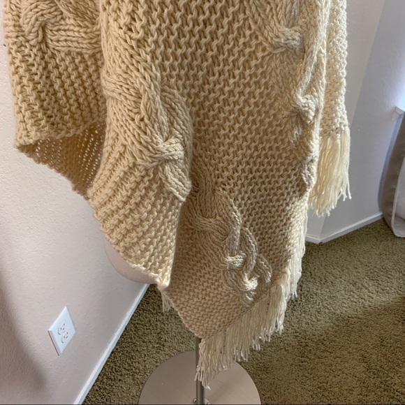 White House Black Market Poncho Shawl One Size - Picture 5 of 11